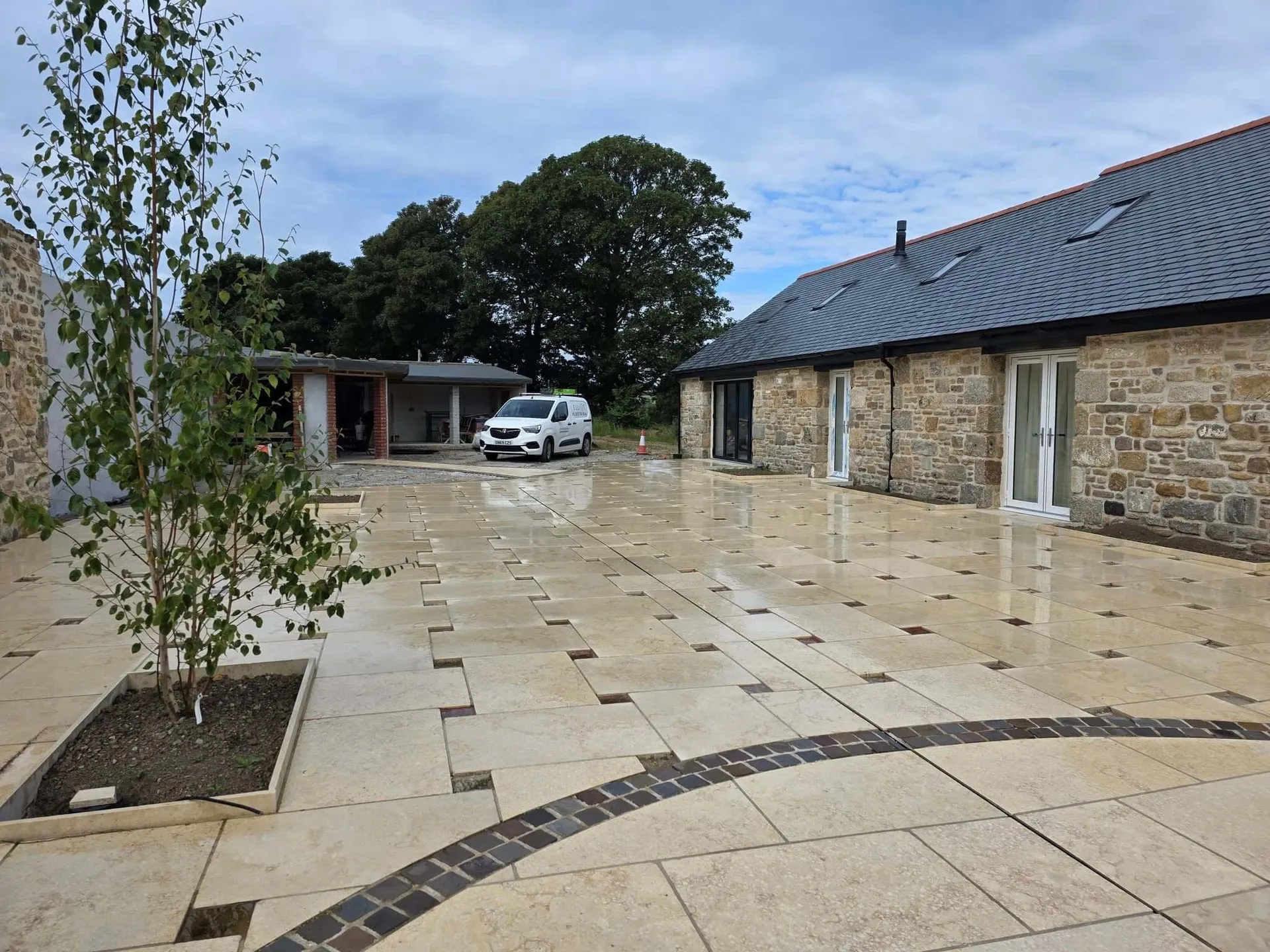 How to Choose a Reliable Electrician in Penzance